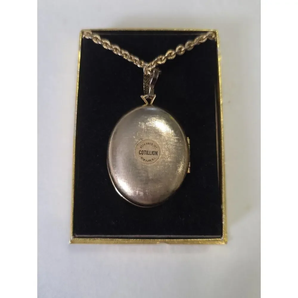 Vintage 1966 Avon Cameo Pendant Perfume Locket Cotillion Blue Gold Tone With Box